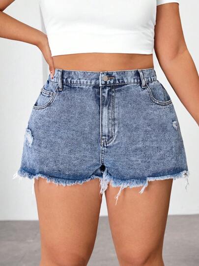 SHEIN EZwear Plus Size Distressed Pocket Frayed Hem Casual Versatile Denim Shorts