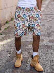 Manfinity RSRT 男士休闲日常短裤，是海滨度假的完美之选。这款短裤采用INS风格的波西米亚几何彩色图案提花面料，搭配松紧腰带，时尚百搭。无论是夏威夷海滩度假、音乐节还是日常穿着，这款短裤都是理想之选，也是送给男友或丈夫的绝佳礼物。此外，还有一款印花男士宽松口袋休闲短裤，风格百搭，适合度假海滩穿着。