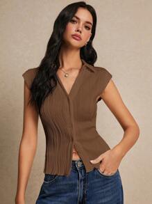 Poéselle 精致提花纹理粒面面料，极佳的简约造型和时尚的生菜边饰纽扣前纹理修身 V 领 T 恤，夏季度假季节 - 咖啡棕 - 查看 4