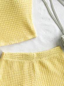 SHEIN x Eduarda Gutierrez Soleia 2 件套女士节日夏季黄色泡泡袖针织短款露背上衣和超低腰紧身短裤，适合派对、音乐节、情人节、约会、海滩、游轮、狂欢节、复活节 - 黃色 - 查看 4