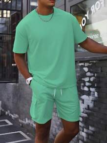 Manfinity Homme Men's Solid Color Crew Neck Short Sleeve Casual T-Shirt And Drawstring Waist Shorts Set - Green - View 1
