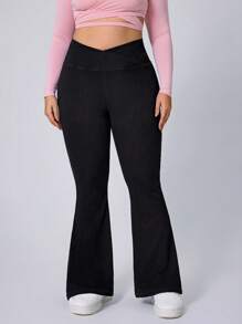 SHEIN Essnce Pantalones vaqueros de campana de talla grande para mujeres, de unicolor y estilo de moda, aptos para el verano - Negro - Ver 5