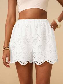 Travachic Quần short thêu rỗng màu trơn đơn giản ngày lễ cho nữ - trắng - Xem 3