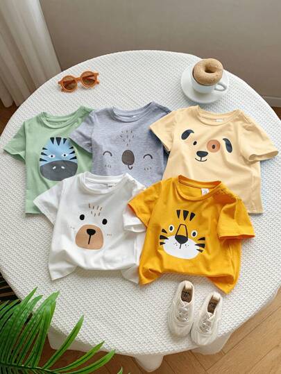 SHEIN Set de 5 camisetas de manga corta con cuello redondo, suaves y de punto, con estampado de osos y perros de dibujos animados, en colores de macarrón, aptas para uso en interiores y exteriores en primavera/verano, para bebés niños/niñas