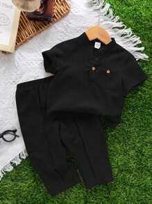 SHEIN 2 Stücke Baby Jungen/Mädchen Koreanischer Stil lässiges, loses Kurzarm Hemd mit Stehkragen, halboffen vorne & lockere Hose Outfit Set