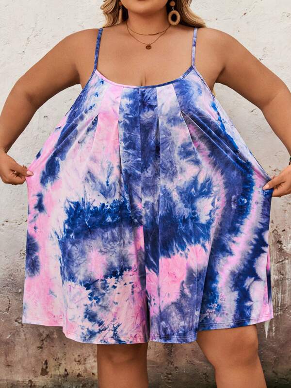 SHEIN CURVE+ CURVE PLUS Salopetă casual plisată cu bretele spaghete, model tie-dye, pentru vară, Curve Plus, ținute de plajă și vacanță Hoho pentru femei/Rochie de plajă/Ținute de vacanță la plajă/Esențe de plajă/Rochie de absolvire/Rochie de petrecere a ceaiului