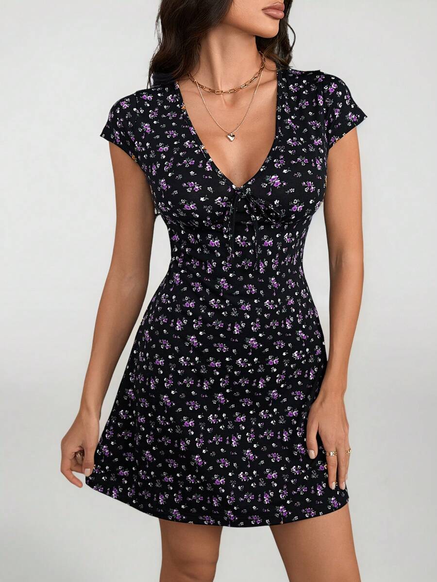 SHEIN Tall 女士时尚甜美 V 领花卉印花 A 字裙、花卉连衣裙、春季花卉连衣裙、海滩女士连衣裙、Y2k 夏季、花卉连衣裙、可爱夏季连衣裙、夏季连衣裙 - 彩色 - 查看 1