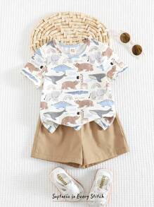 Cozy Pixies 2 件套婴幼儿男孩卡通动物印花针织柔软圆领短袖上衣和松紧腰短裤套装