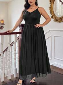 SHEIN Privé Abito avvolgente casual ed elegante per donne taglia forte, abito in chiffon con spallina, morbido, con arricciature e ampio, adatto per vacanze, feste e appuntamenti, idoneo per primavera/estate