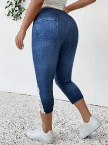 SHEIN Frenchy Pantaloni skinny effetto denim stampato, con dettagli in pizzo a contrasto, taglie forti
