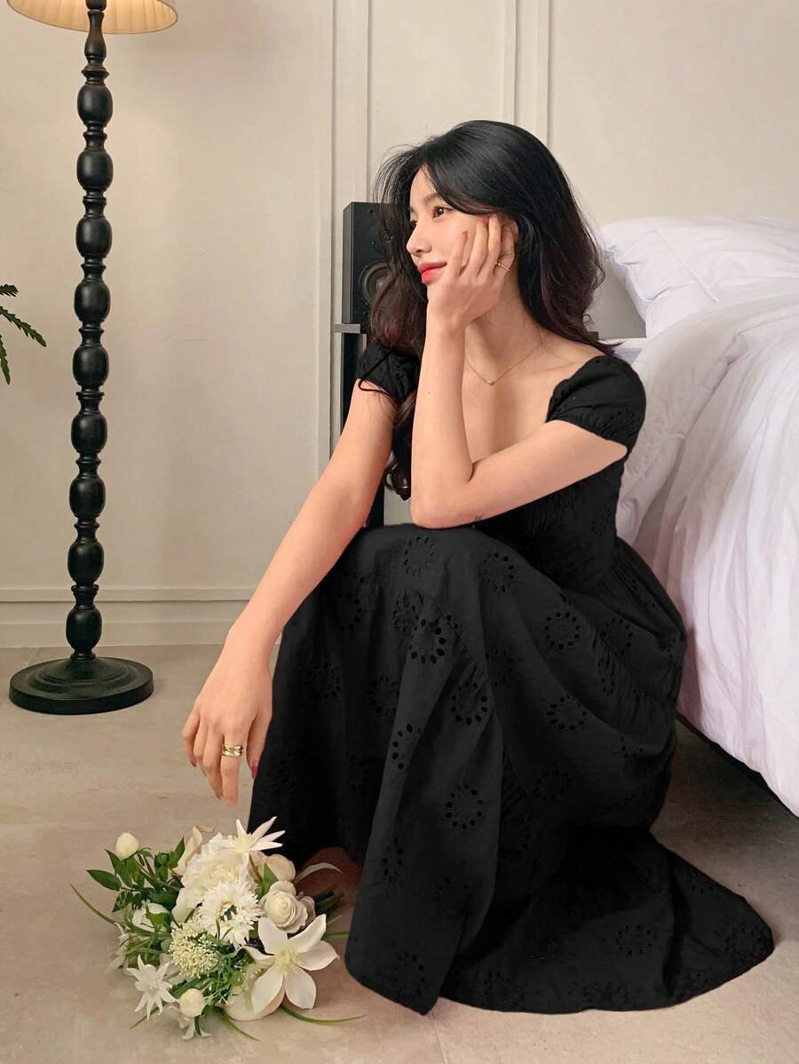 DAZY Đầm midi ren tay bồng eo cho nữ - màu đen - Xem 1