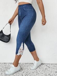 SHEIN Frenchy Pantaloni skinny effetto denim stampato, con dettagli in pizzo a contrasto, taglie forti
