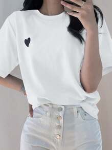 DAZY Women's Round Neck Embroidered Contrast Heart Minimalist Pattern T-Shirt Cute Tops - White - View 2