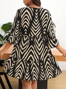 SHEIN Frenchy Plus Size Casual Textured V-Neck 3/4 Sleeve Smock Swing Dress,Flowy Dress - Multicolor - View 2