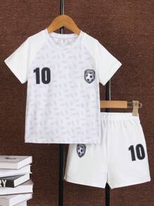 SHEIN Set de 2 piezas con camiseta de manga corta raglán con estampado de letras y pantalones cortos para niños