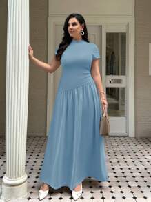 SHEIN Privé 大码优雅简约修身日常服装独特纯色短袖修身立领不对称 A 字褶皱腰长裙，杏色 - 藍色 - 查看 5