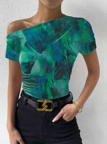 Chiquease Camiseta con cuello asimétrico con volante, estampado floral efecto tie-dye