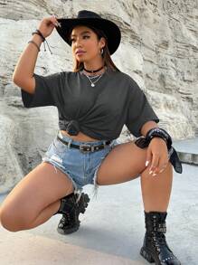 CovetEZ 大码翅膀水钻细节圆领短袖 T 恤，适合夏季