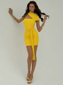 Aloruh Nuovo mini abito aderente asimmetrico a una spalla di colore giallo, con design che stringe in vita, sexy e alla moda