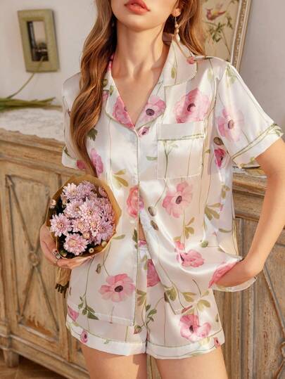 CottageSlumber 花卉印花仿丝领短袖上衣和短裤女士睡衣套装，舒适优雅的细节
