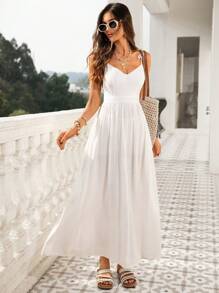 Vivid Eden 女式度假 V 领露背收腰宽松下摆沙滩裙 - 白色 - 查看 4