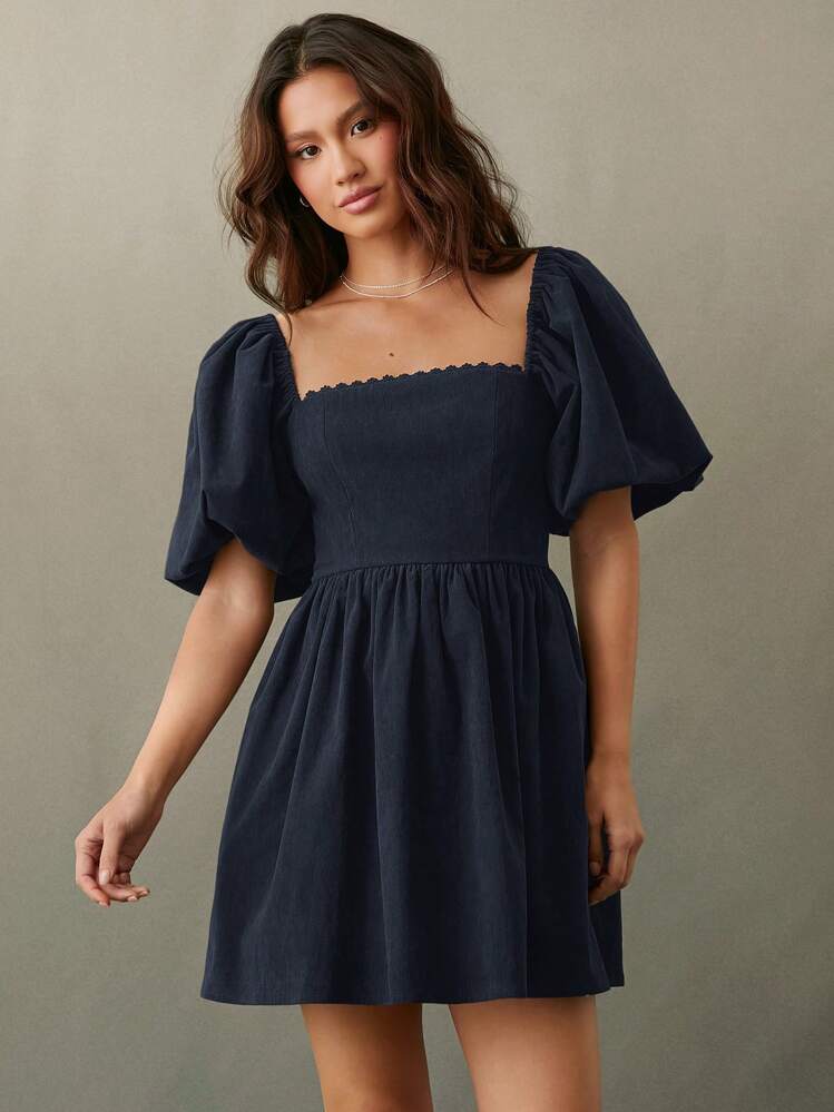 WESTFADE Đầm Babydoll Mini Tay Phồng Cổ Vuông Bằng Vải Nhung Cao Bồi - màu đen - Xem 5