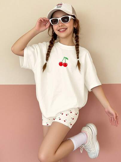 SHEIN Leap Crew 2 件套 Tween 女童复古迷你樱桃印花休闲宽松短袖圆领 T 恤和短裤套装，适合夏季