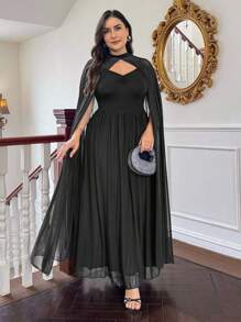 SHEIN Privé Abito avvolgente casual ed elegante per donne taglia forte, abito in chiffon con spallina, morbido, con arricciature e ampio, adatto per vacanze, feste e appuntamenti, idoneo per primavera/estate