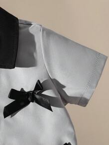 Souflis Souflis Ensemble pour fille bambin et tout-petit de style coréen décontracté, blouse courte grise avec décorations de nœud noir et jupe plissée grise. Convient pour le port quotidien, les vacances, les séances photo, le printemps/été, tailles de 3 mois à 3 ans