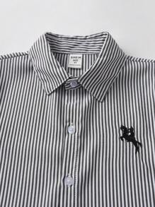 SHEIN Explorewe 2 件套年轻男孩绅士套装 - 条纹长袖衬衫和长裤（配腰带），适合生日派对、正式场合、婚礼的时尚服装 - 白色 - 查看 3