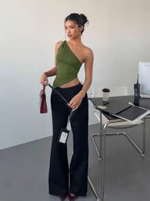 Siren Gaze 情人节勃艮第红色扭纹单肩上衣优雅修身女士上衣 - 軍綠色 - 查看 3