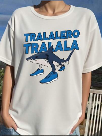 Camiseta de mujer con estampado divertido de tiburón y letras, diseño con tema oceánico, cómoda camisa casual de cuello redondo y manga corta para primavera/verano