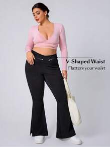 SHEIN Essnce Pantalones vaqueros de campana de talla grande para mujeres, de unicolor y estilo de moda, aptos para el verano - Negro - Ver 3