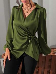 EMERY ROSE Camisa de mujer versátil y con estilo con manga abullonada y tira lateral de tela brillante con inspiración occidental - Verde Oliva - Ver 3