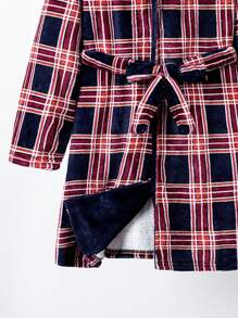 SHEIN Tween Boys' Plaid Belted Homewear