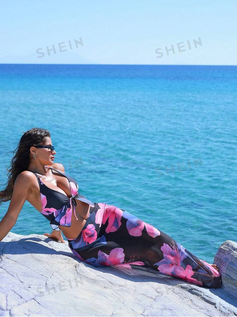 SHEIN Swim Top de bikini de tirantes finos con estampado grande aleatorio y cierre de lazo, pantalones cortos triangulares a juego y pareo de malla con estampado floral como cubrebikini, conjunto de bikini sexy