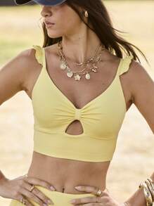 Aralina 荷叶边吊带镂空短款上衣和高腰荷叶边下摆运动短裤两件套