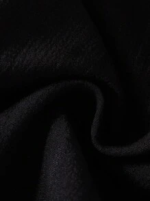 SHEIN رومبير ملائم للرضع والأطفال الصغار بطبعة زهرة الكاجو وغطاء رقبة عالي، بأكمام قصيرة وسحاب مخفي، بحافة محبوكة، مريح وأنيق، مناسب للارتداء داخل المنزل وخارجه في فصول الربيع والصيف والخريف - الأسود - مشاهدة 3