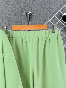 SHEIN مجموعة سويت شيرت مطبوع بغطاء رأس وبنطلون رياضي مبطن لفتيان المراهقين المريح للإرتداء - أخضر - مشاهدة 4
