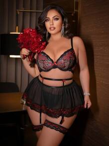 Plus Size Sexy Lingerie (Lace Patchwork + Underwired Floral)