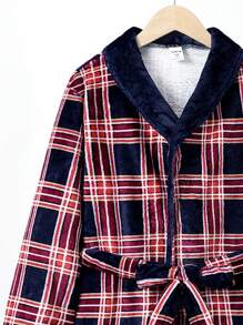 SHEIN Tween Boys' Plaid Belted Homewear