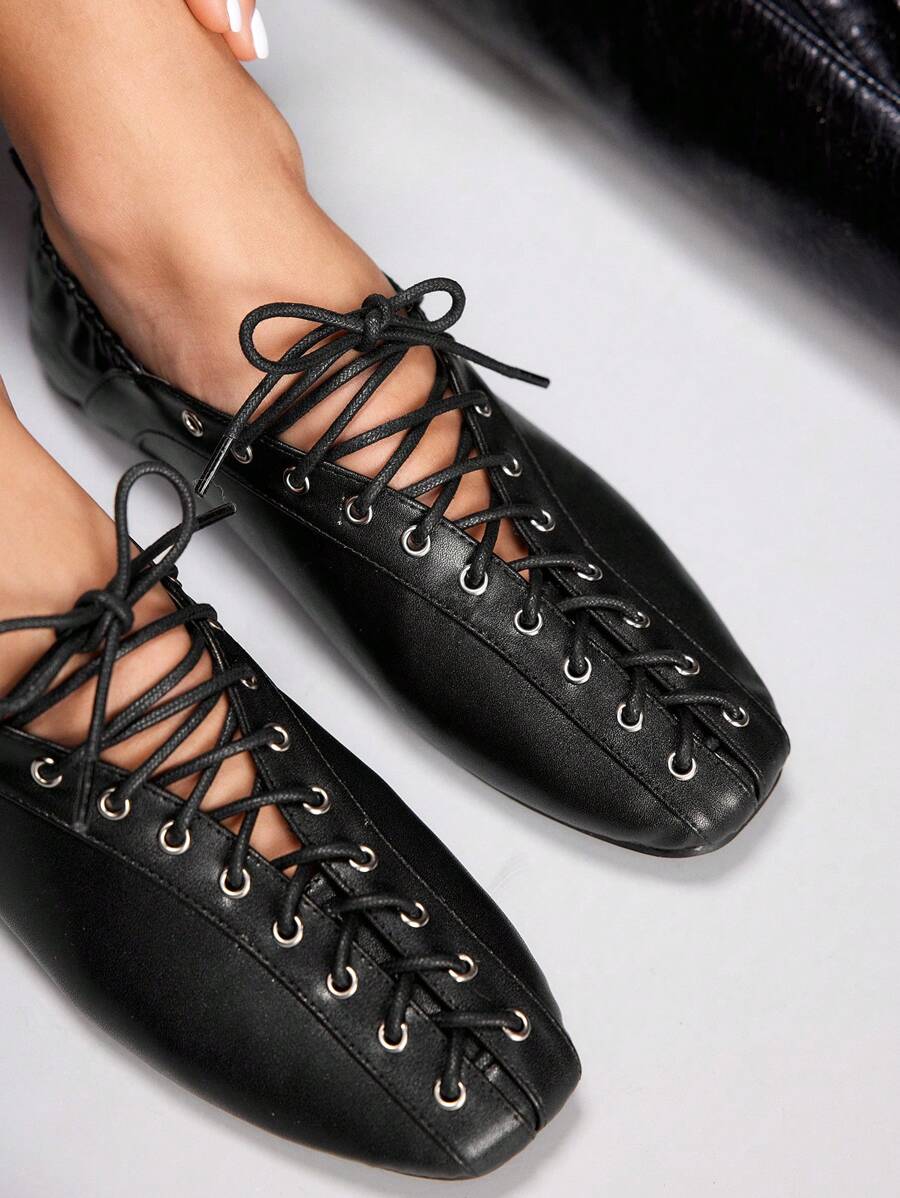 CUCCOO GRLICON 女士 Y2K 风格平底鞋，适合朋克、骑行者、酷女孩、万圣节、圣诞节、派对装扮 - 黑色 - 查看 1