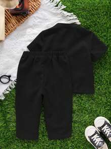 SHEIN 2 Stücke Baby Jungen/Mädchen Koreanischer Stil lässiges, loses Kurzarm Hemd mit Stehkragen, halboffen vorne & lockere Hose Outfit Set