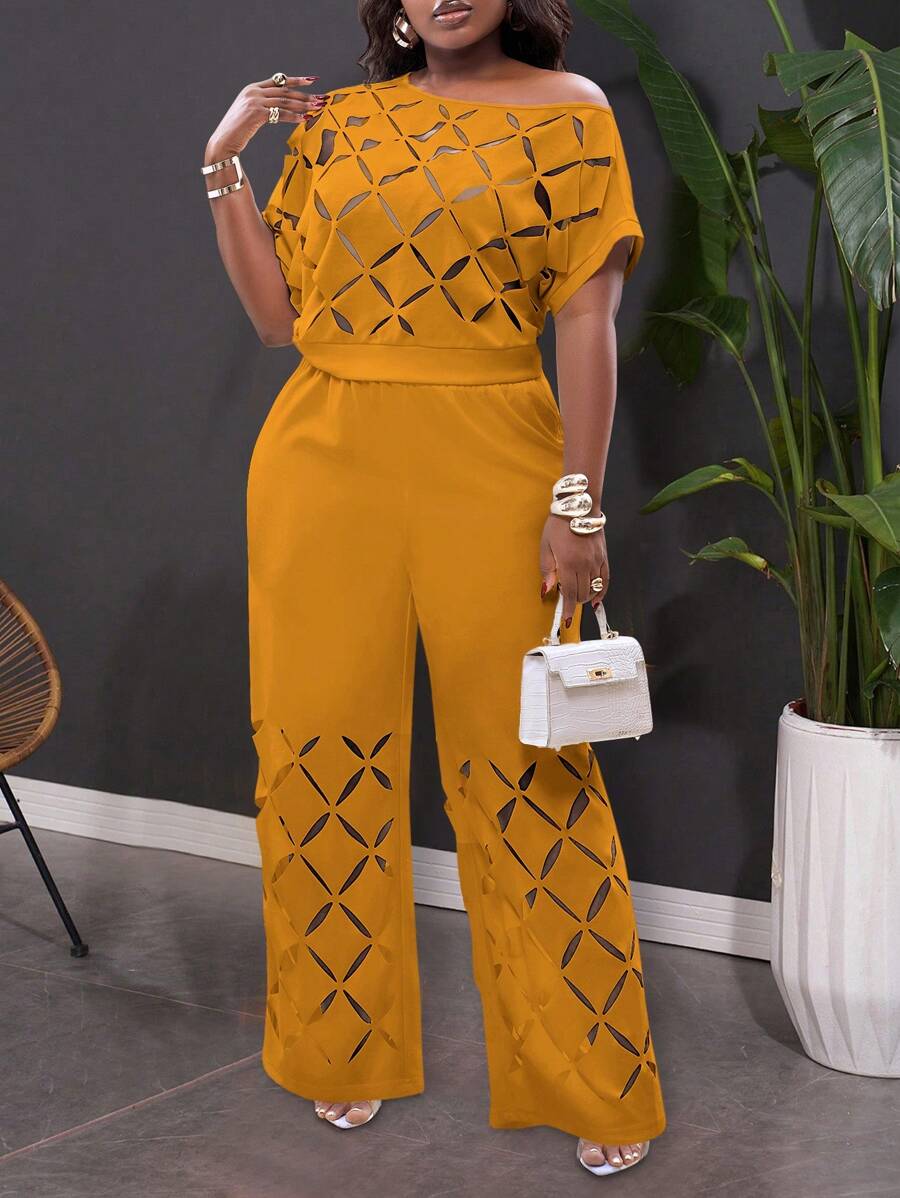 Slaydiva 加大码纯色露肩优雅刺绣度假两件套