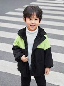 SHEIN 小男孩舒適休閒連帽抓絨外套，拼色設計 - 黑色 - 查看 5
