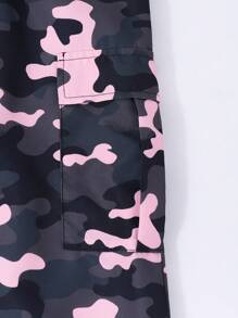 SHEIN Explorewe 2pcs/Set Tween Girls Portrait & Letter Print Casual Round Neck T-Shirt And Camouflage Print Functional Pocket Pants Cool Outfit - Black - View 4