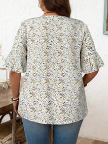 SHEIN LUNE Plus Size Women Ditsy Floral V-Neck Ruffled Sleeve Front Pleat Mid Sleeve Casual Vacation Blouse - Apricot - View 2