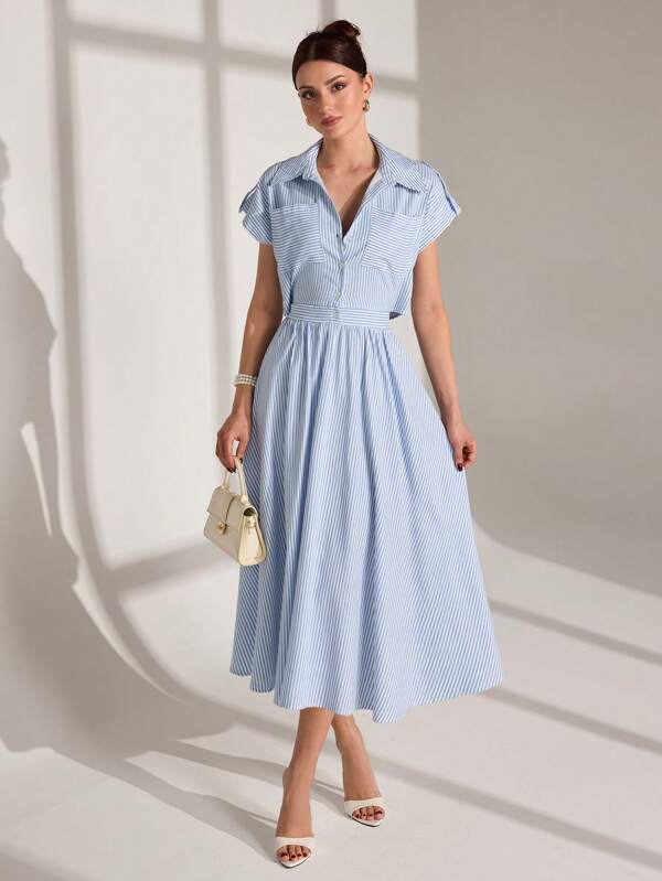 CLARA VERO Midi-Kleid mit kurzen Ärmeln, Rücken-Joch, Faltenrock und Streifenmuster