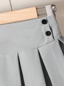 Souflis Souflis Ensemble pour fille bambin et tout-petit de style coréen décontracté, blouse courte grise avec décorations de nœud noir et jupe plissée grise. Convient pour le port quotidien, les vacances, les séances photo, le printemps/été, tailles de 3 mois à 3 ans