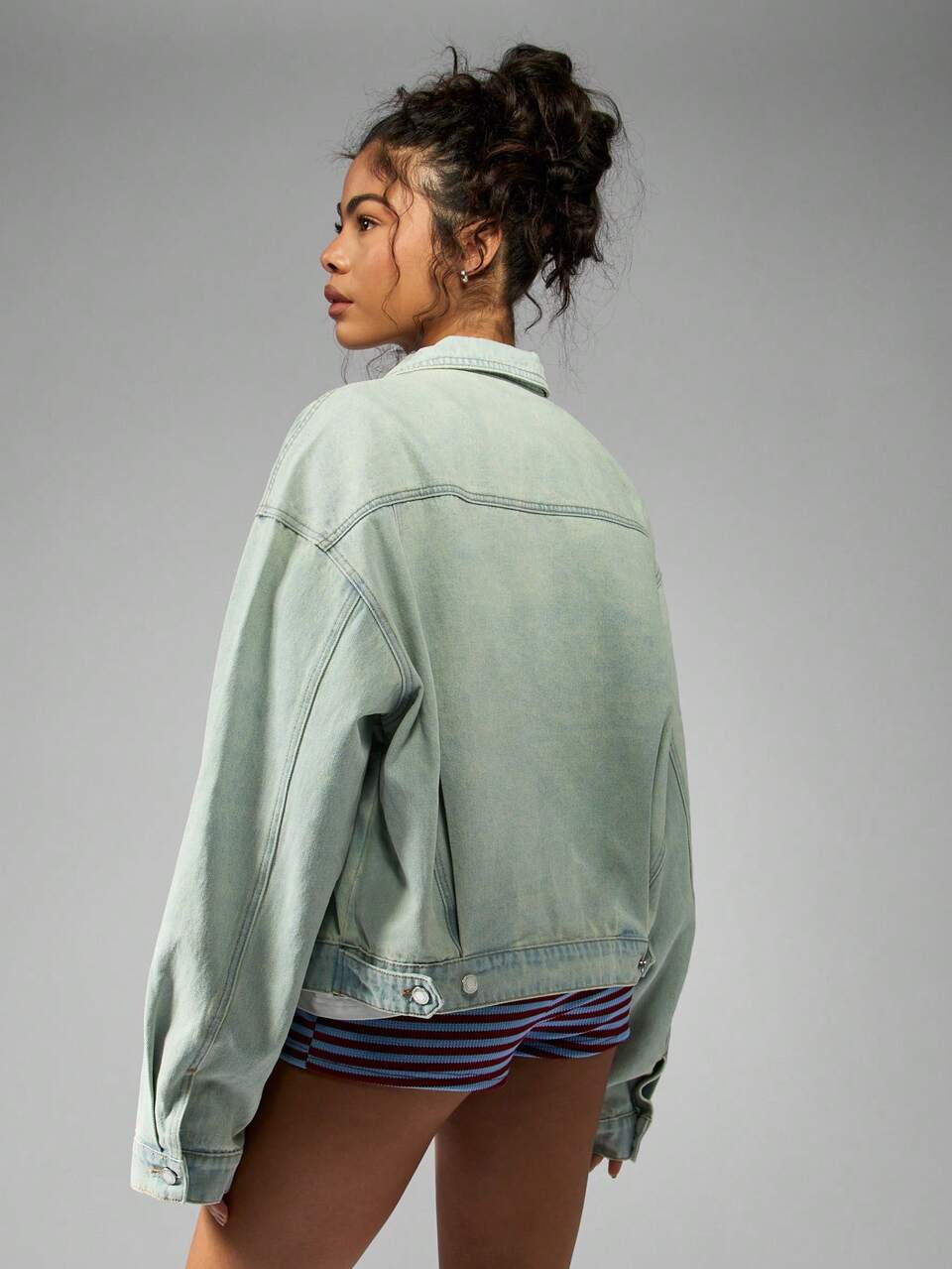 MISSGUIDED Jaqueta Denim Trucker Oversized, Lavagem Menta Clara, Estilo Vintage anos 90, Moda Casual de Rua para Primavera e Verão